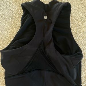 Black LULULEMON tank top